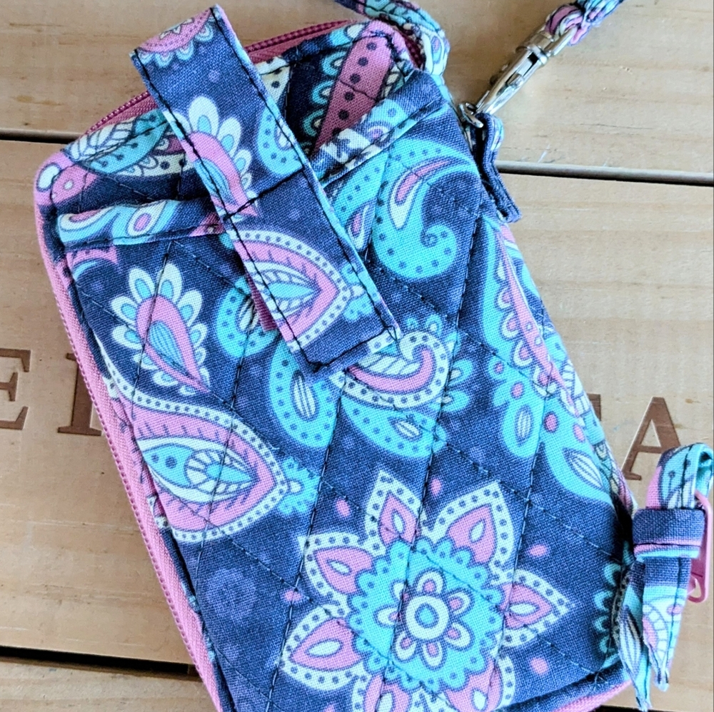 🔴 SOLD 3/$10 Quilted Wristlet Wallet/Phone Case - Picture 6 of 8